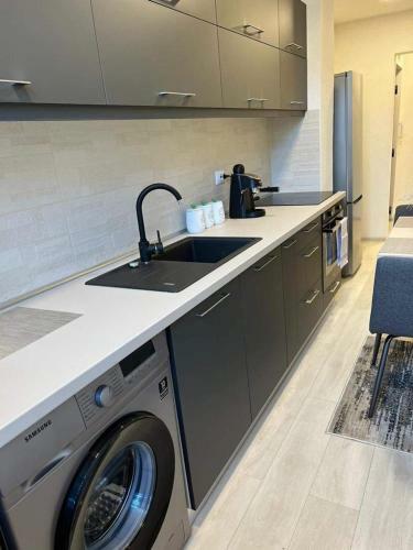 Barney Apartman