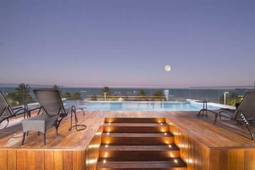 Hotel Infinity At The Sea 106b 02
