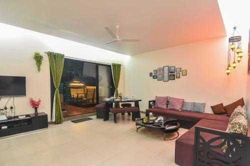 Kiyansh Villa