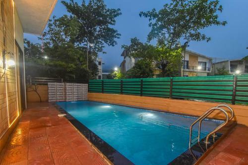 Kiyansh Villa