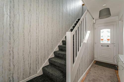 Centrally Situated 1 Bedroom House In Cumbernauld