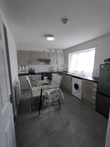 2 Bedroom Large And Luxurious Apartment