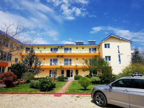 Hostal Vila Oranj