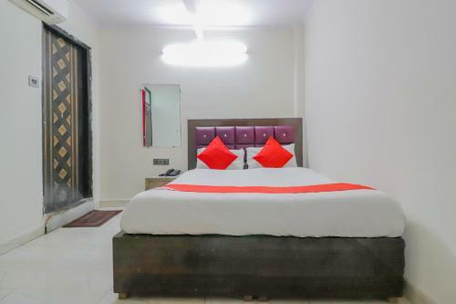 Oyo 81563 Hotel M G H