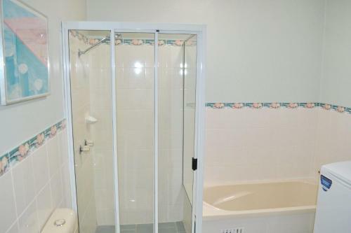 Paragon Apartment 6