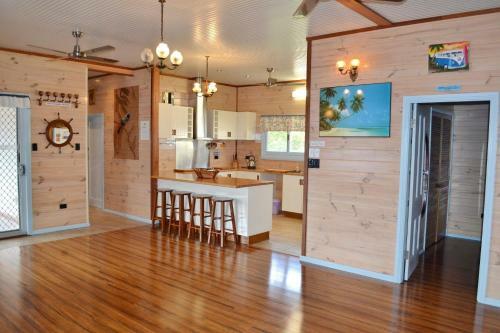 Mistys Beachside Cottage
