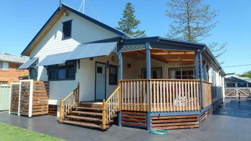 Mistys Beachside Cottage