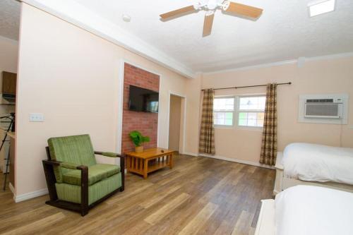 Apartamento Beach Side Studio With Pool Golf And Parking
