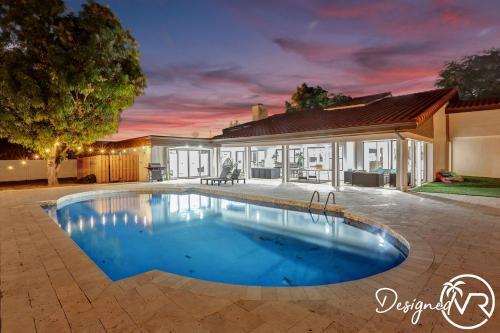 Gorgeous 6 Br Home W Heated Pool & Golf View