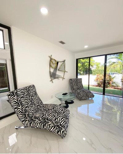 Gorgeous 6 Br Home W Heated Pool & Golf View
