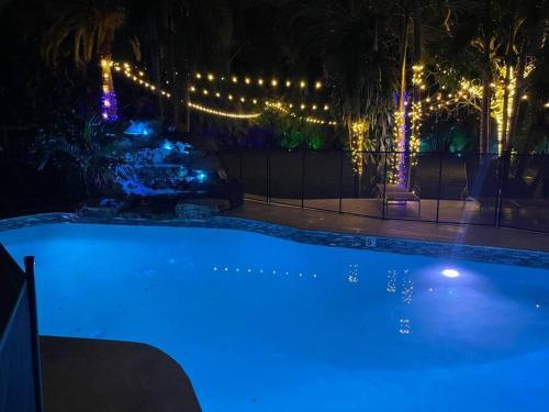 Villa Rare Hidden Getaway Heated Pool 1.5 Acres! Sleeps 16