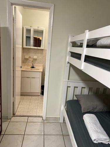 Albergue Single Size Bottom Bunk Bed - Mixed Shared Room - Miami Airport