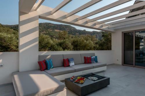 Luxury Villa Oxygen In Sfinari With Sunset Views