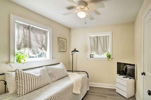 Waterfront Middleburg Getaway With Fire Pit!