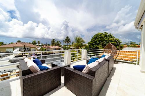 Island Dream Villa Bay Front 4bdr 3ba