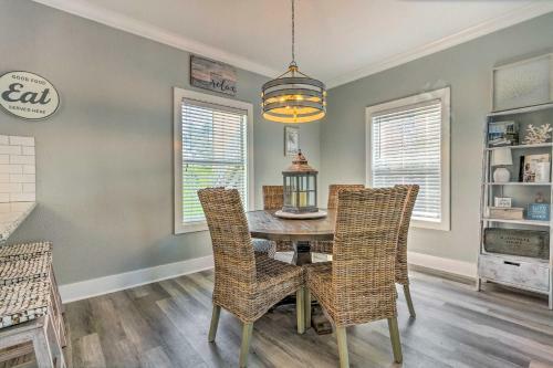 Sunny Perdido Key Cottage With On-site Tiki Bar
