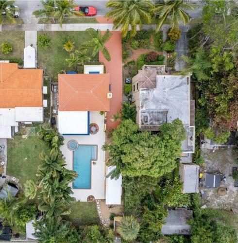 Historic Florida 4 Bedroom Home With Pool, Parking