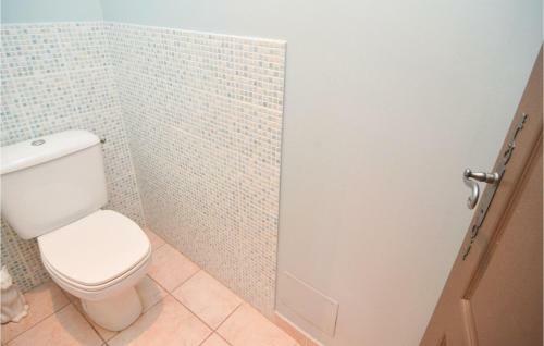 Nice Home In Calvisson With Wifi And 4 Bedrooms