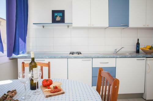 Apartments Barbara Tisno