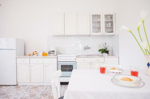 Apartments Barbara Tisno