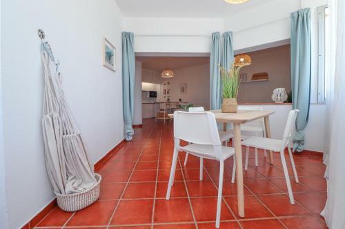 Sea View Apartment Near The Beach