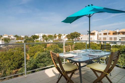 Beautiful Apartment With Terrace And A Pool