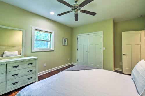 Riverside Dahlonega Home With Kayaks And Fire Pit
