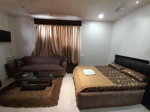 Hotel Nirvana Lodging & Boarding By Wb Inn