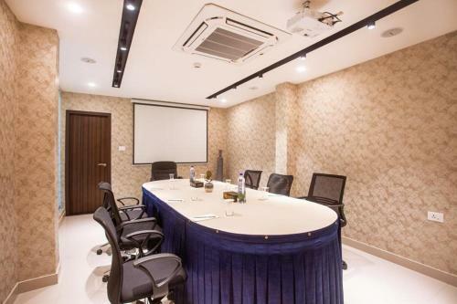 Surendra Trident Hotel