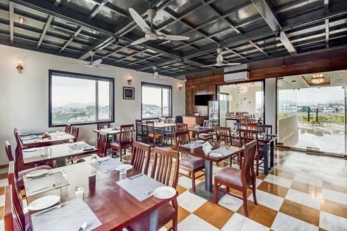 Ratnam By Vasudha Hotels