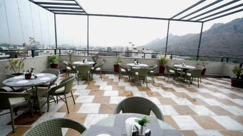Ratnam By Vasudha Hotels