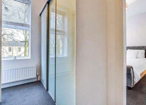 Villa No 8, Lawrence Hill