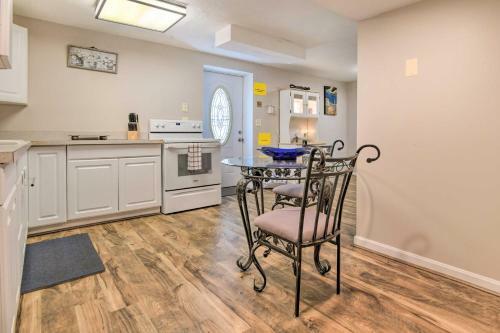 Bel Air Apartment With Pool About 2 Mi To Main St