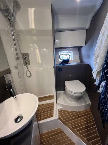 Puissance, Elegance Et Style, Yacht � Deauville