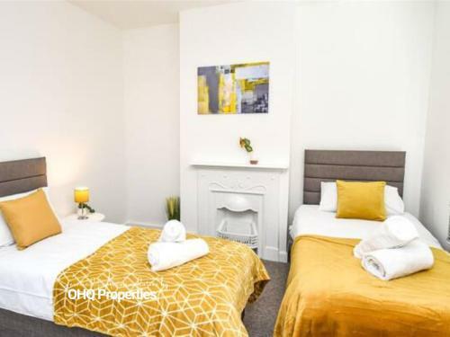 Lutterworth House, Contractors, Families, Relocations