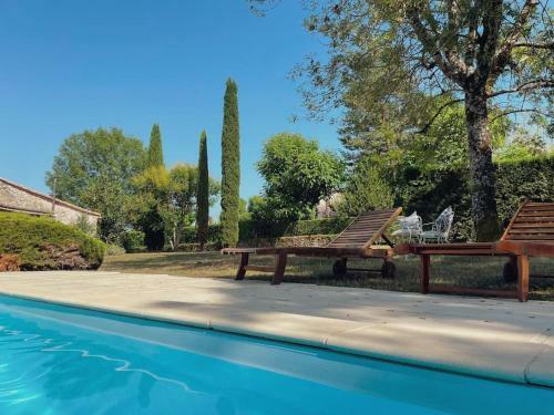 Attractive Property Set Within Idyllic Gardens