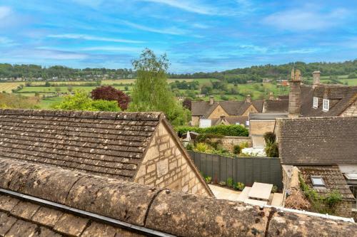 The Half-arc Of Painswick
