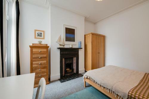Contemporary, Spacious & Central 5b Perfect For Groups