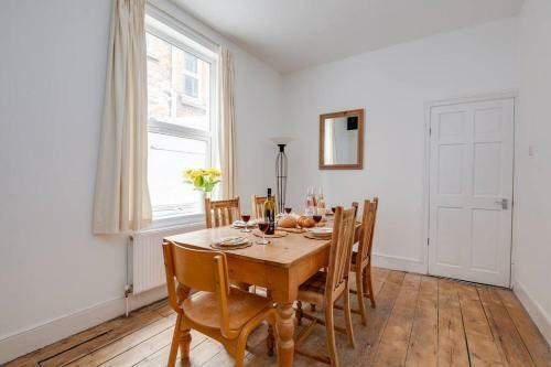 Contemporary, Spacious & Central 5b Perfect For Groups