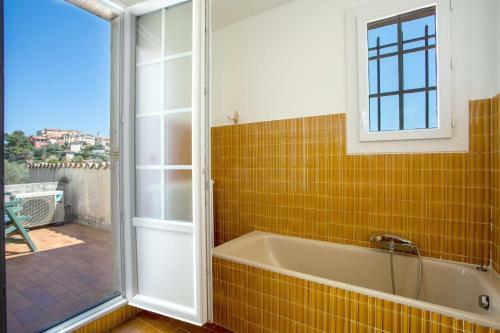 Air-conditioned Panoramic View Villa With Above Ground Pool