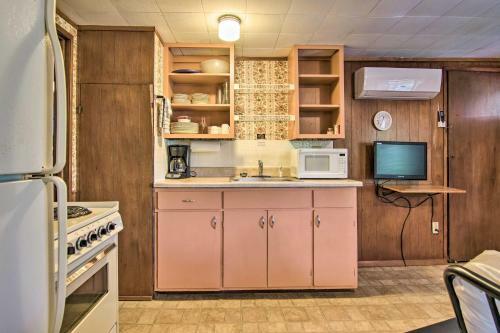Classic Cabin On Table Rock Lake, Pool Access