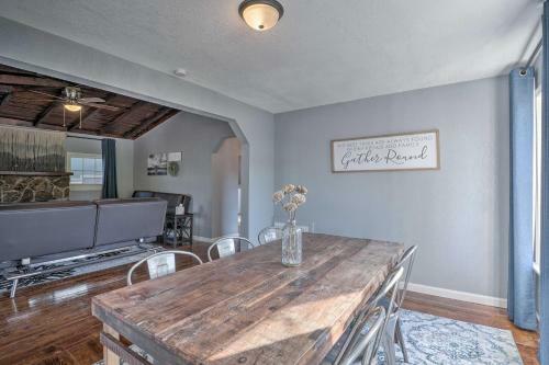 Lakeside Cottage With Patio About 11 Mi To Branson!