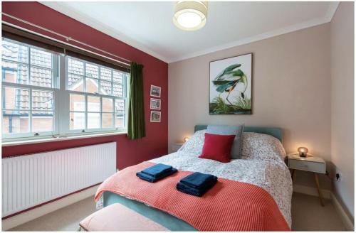 Wells City Centre, Quiet Mews House, Sleeps 6
