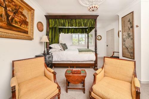 Bramble Manor - West Wing