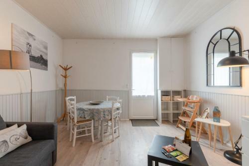 Petite Maison Moderne Au Centre De La Bernerie