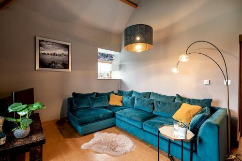 Pass The Keys Stunning Barn Conversion With Hot Tub And Fire Pit