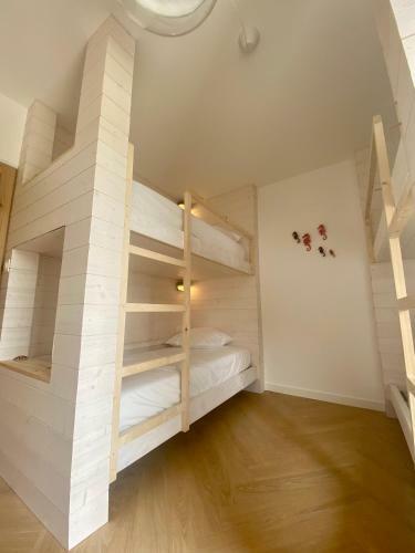 Magnifique Villa Avec Piscine, � 5 Min Des Plages