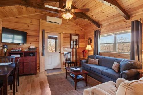 Tryon Tiny Cabin #3 Minutes From Equestrian Center