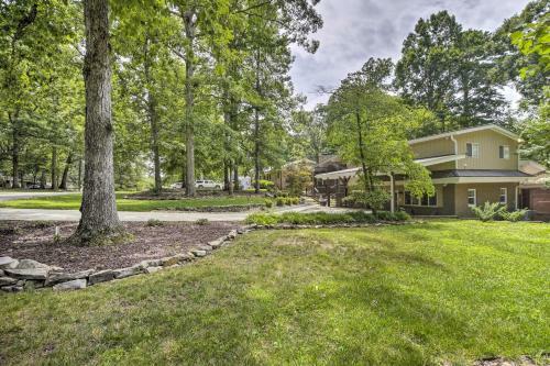 Cozy Pittsboro Escape - Hike, Dine, Explore!