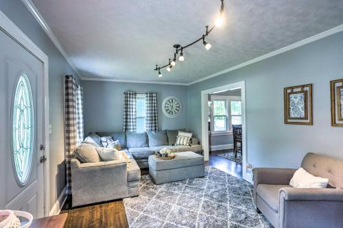 Bright Home With Outdoor Space Less Than 10 Mi To Dtwn!